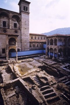 Brescia - arkeologiske utgravinger på 1990-tallet avslørte tallrike bygningsrester og fundamenter fra romertid. Foto: © www.italialangobardorum.it Santa Guilia, Brescia, Lombardia, Nord-Italia, Italia