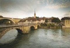 Untertorbrücke ble gjenoppbygd mellom år 1460 og 1490 og er en av Sveits' eldste broer. Foto: © Bern Tourism Untertorbrücke, Altstadt, Bern, Nord-Sveits, Sveits