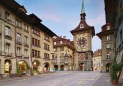 Den snart 800 år gamle Zytglogge er den eldste byporten fra middelalderen, ved inngangen til den eldste delen av Altstadt. Foto: © Bern Tourism Zytglogge, Altstadt, Bern, Nord-Sveits, Sveits