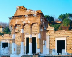 Brescia - Tempio Capitolino fra år 78-79 etter Kristus må ha vært storslagent. Foto: © Brescia Turismo Tempio Capitolino, Brescia, Lombardia, Nord-Italia, Italia