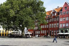 København - Gråbrødre Torv er et populært samlingssted av helt åpenbare årsaker. Foto: © copenhagenmediacenter.com / Morten Jerichau Gråbrødre Torv, København, Sjælland, Danmark