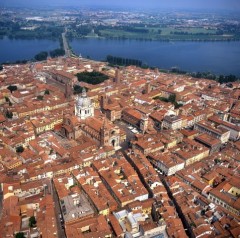 Mantovas gamleby ligger piazza'ene på rekke. Foto: © 2008 Unesco - Mantova Sabbioneta / Roberto Merlo Mantova, Lombardia, Nord-Italia, Italia