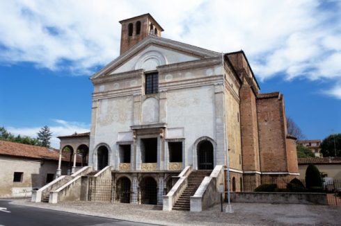 Leon Battista Alberti tegnet også kirken San Sebastiano. Foto: © 2008 Unesco - Mantova Sabbioneta / Nicola Romani Leon Battista Alberti tegnet også kirken San Sebastiano, Mantova, Lombardia, Nord-Italia, Italia