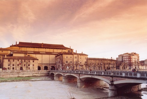 Palazzo della Pilotta er et stort anlegg, som ligger ved elven Parma. Foto: © Furore / Comune di Parma Palazzo Pilotta, Parma, Emilia Romagna, Nord-Italia, Italia