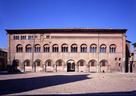 Palazzo Vescovile – bispepalasset ved Piazza del Duomo huser Museo Diocesano. Foto: Turismo Parma Palazzo Vescovile, Parma, Emilia Romagna, Nord-Italia, Italia