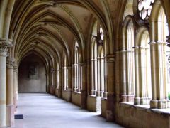 Den vakre gotiske Kreuzgang ligger bak Triers Dom og Liebfrauenkirche. Foto: © TouristOffice Trier / Rudek Kreuzgang, Liebfrauenkirche, Trier, Vest-Tyskland, Tyskland