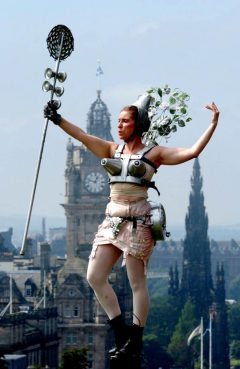 Festivalbyen Edinburgh - eksempel på fri person i fri dressur. Foto: © Edinburgh Inspiring Capital Festival, Edinburgh, Skottland, Storbritannia