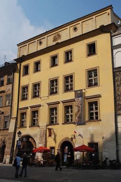 Krakows historiske museum er spedt i en rekke bygninger i gamlebyen, som f eks Hipolit House ved St Mary Square. Foto: © www.krakow.pl Krakow, Hipolit House, Unesco Verdensarv, Sukiennice, Basilica Santa Maria, gamlebyen Stare Miasto, historisk bydel, middelalder, markedsplass Rynek Glowny, Wawelborgen, Kazimierz, Sør-Polen, Polen