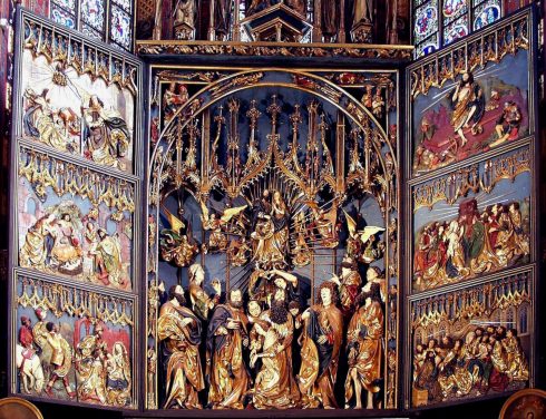 Basilika Santa Marias berømte altertavle, et triptych skåret og malt av Veit Stoss fra Nurnberg i 1477. Foto: Robert Breuer/Wikipedia Basilika Santa Maria, Veit Stoss, triptych, Krakow, Unesco Verdensarv, gamlebyen Stare Miasto, historisk bydel, middelalder, markedsplass Rynek Glowny, Sør-Polen, Polen