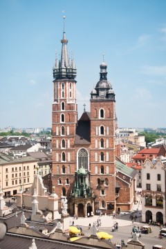 Den gotiske Basilica Santa Maria fra siste del av 1200-tallet ligger ved markedsplassen Rynek Glowny og ruver i bybildet Basilica Santa Maria, Krakow, Unesco Verdensarv, gamlebyen Stare Miasto, historisk bydel, middelalder, markedsplass Rynek Glowny, Sør-Polen, Polen