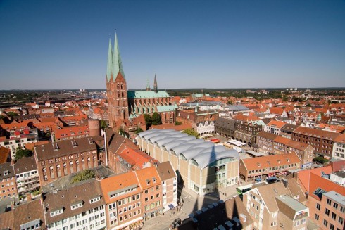 Lübeck, Trave, Østersjøen, middelalder, Europäisches HanseMuseum, Backsteinsgotik, Ostsee, Unesco Verdensarv, Gamlebyen, Altstadt, Rathaus, Hansestadt Lübeck, Schiffergesellschaft, Holstentor, Burgtor, Mecklenburg Vorpommern, Nord-Tyskland Lübeck, Trave, Østersjøen, middelalder, Europäisches HanseMuseum, Backsteinsgotik, Ostsee, Unesco Verdensarv, Gamlebyen, Altstadt, Rathaus, Hansestadt Lübeck, Schiffergesellschaft, Holstentor, Burgtor, Mecklenburg Vorpommern, Nord-Tyskland