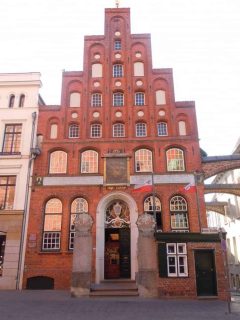 I dette vakre middelalderhuset finner du restauranten Schiffergesellschaft. Foto: © reisdit.no Lübeck, hanseatforbundet, Schiffergesellschaft, Nord-Tyskland