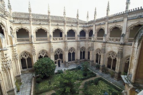 Klosteret Monasterio de San Juan de los Reyes i isabelliansk gotisk stil. Foto: © Patronato Municipal de Turismo Monasterio de San Juan de los Reyes, isabelliansk gotisk stil, Toledo, Unescos liste over Verdensarven, Castilla-La Mancha, Midt-Spania, Madrid og innlandet,Spania