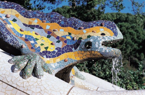 Antoni Gaudis arkitektur var preget av detaljer med en stor lekenhet - denne er fra Parc Guell. Foto: © Turisme de Barcelona / Jordi Trullàs Barcelona, Barrio Gotico, La Sagrada Familia, katalansk, Unescos liste over Verdensarven, Antoni Gaudi, Parc Guell, Catalunia, Spania