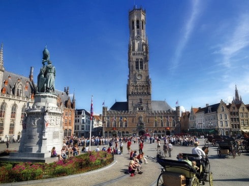 Brugges Belfry er så digert at du nesten må klype deg i armen når du står foran det. Foto: © Brugge / Jan Darthet Brugge, kanaler, Markt, historisk, Unescos liste over Verdensarven, øl, bryggerier, gourmet, gamleby, gotikken, renessansen, barokken, Flandern, Belgia