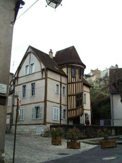 1500-tallshuset Escalier de la Reine Berthe finner du også i Rue des Écuyers. Foto: © www.perche-gouet.net Chartres, Escalier de la Reine Berthe, Vielle Ville, Cathedrale Notre dame de Chartres, Eure, Eure et Loire, Unescos liste over Verdensarven, Vest-Frankrike, Frankrike