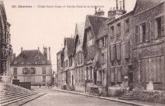 Klosteret Cloitre Notre-Dame holdt til i husrekken langs katedralen. Foto: © www.perche-gouet.net Chartres, Vielle Ville, Cathedrale Notre dame de Chartres, Eure, Eure et Loire, Unescos liste over Verdensarven, Vest-Frankrike, Frankrik