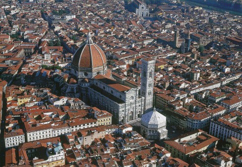 Der dagens Cattedrale Metropolitana di Santa Maria del Fiore befinner seg, har det ligget flere kirkebygg tidligere. Foto: © www.hiddenitaly.com Firenze, renessanse, middelalder, Unescos liste over Verdensarven, historisk bydel, gamleby, Toscana, Midt-Italia, Italia