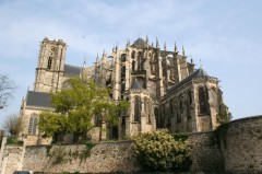 Cathédrale de Saint-Julien de Le Mans er kjent som en av Frankrikes mest velykkede kirkebygg i romansk og gotisk stil Le Mans, Maine, Vieux Mans, Sarthe, La Cité Plantagenét, romertid, middelalder, Henry den II. La Reine Berenger, Cathédrale Saint-Julien de Le mans, Unescos liste over Verdensarven, Vest-Frankrike, Frankrike