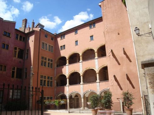 Nydelig renessanse i Vieux Ville - Maison des Avocats - Advokatenes hus. Foto: Gonedelyon / Wikipedia Lyon, romertid, Unescos liste over Verdensarven, renessansen, Midt-Frankrike