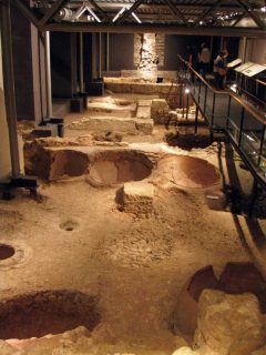Fra Barcelonas bymuseum, Museu d'Història de la Ciutat romerske ruiner under gateplanet. Foto: Enfo / Wikipedia (CC BY 3.0) Barcelona, Barrio Gotico, La Sagrada Familia, katalansk, Unescos liste over Verdensarven, Antoni Gaudi, Parc Guell, Catalunia, Spania