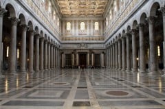Basilica San Paolo fuori le Mura opprinnelig fra 300-tallet, gjenoppbygd etter en brann i år 1823 - Paulus ble angivelig gravlagt her Basilica San Paolo fuori le Mura , Roma, Unescos liste over Verdensarven, romerriket, Forum, antikken, historiske bydeler, gamlebyen, Trastevere, den evige stad, Tiber, Vatikanet, Panthon, Roma, Midt-Italia, Italia