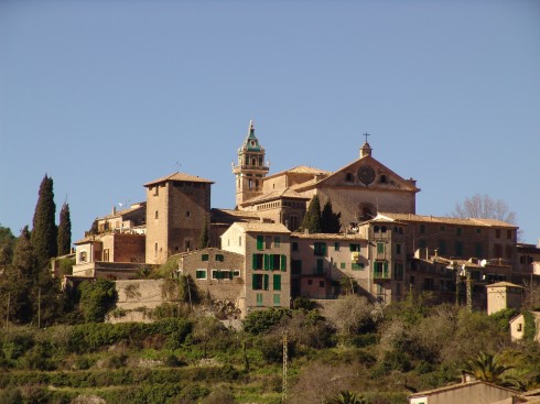 Fjellbyen Valdemossa er kjent for å ha hatt Frederic Chopin og Georges Sand som gjester på klosteret Real Cartuja de Jesu de Nazarat Valdemossa, Mallorca, Balearene, Spania