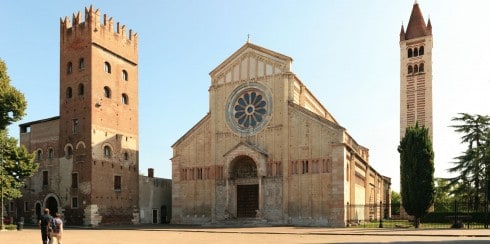 Verona Basilica di San Zeno Maggiore er et arkitektonisk mesterverk og tilhører en romansk stilretning typisk for denne delen av Italia. Foto: Rainhard Findling / Wikipedia Verona, San Zeno Maggiore, Arena, Piazza delle Erbe, Piazza Signori, Piazza Bra, Unescos liste over Verdensarven, romerriket, antikken, historiske bydeler, gamlebyen, Veneto, Nord-Italia, Italia