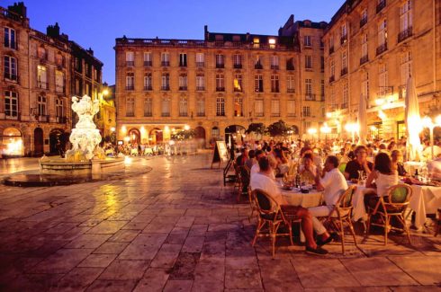 Livlige Place du Parlement fortjener et besøk. Foto: Office de Tourisme de Bordeaux (Bordeaux Tourist Office) / F. Poincet Bordeaux, Medoc, Unescos liste over Verdensarven, Vieux ville, gamlebyen, middelalder, Sør-Frankrike, Frankrike