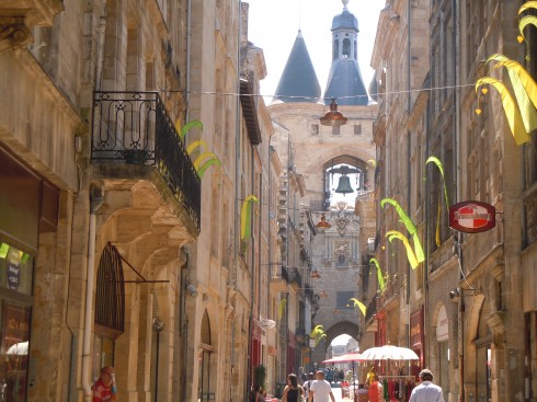 Bordeaux har bevart to av sine praktfulle byporter fra middelalderen, her Grosse Cloche. Foto: © reisdit.no Bordeaux, Medoc, Unescos liste over Verdensarven, Vieux ville, gamlebyen, middelalder, Sør-Frankrike, Frankrike