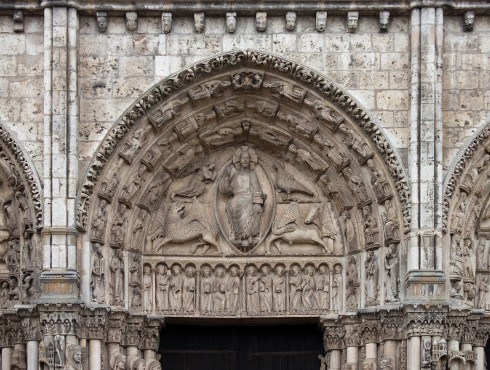 Chartres såkalte kongeportal ble hugget mellom år 1145 og 1155 og tilhører den opprinnelige kirken fra år 1020 Chartres, Cathédrale Notre Dame, Unescos liste over Verdensarven, Vieux ville, gamlebyen, Loire-dalen, Frankrike