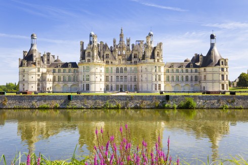 Château de Chambord er at av Loiredalens mest berømte slott, ikke minst på grunn av sine 365 skorsteiner. Chambord Chateau, Loiredalen, Loire, Vest-Frankrike, Frankrike