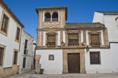 Cordoba - typisk parti fra byens jødiske kvartal, som sammen med resten av gamlebyen er oppført på Unescos liste over Verdensarven Cordoba, katedral-moskéen La Mezquita, Guadalquivir, Unescos liste over Verdensarven, historisk bydel, gamleby, Andalucia, Spania