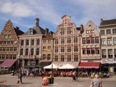 Ghents vannhull nummer 212, eller var det 213, 214 og 215...eller - uansett på Korenmarkt ligger de. Foto: © reisdit.no. Ghent, kanaler, St Baafs Plas, historisk, Unescos liste over Verdensarven, øl, bryggerier, gourmet, gamleby, gotikken, renessansen, barokken, Flandern, Belgia