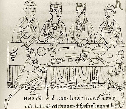 26 år gamle Matilda av England og 14 år gamle Henry Plantagenêt feirer bryllup den 17. juni år 1128 etter vielsen i katedralen i Le Mans. Kilde Wikipedia Le Mans, Maine, Vieux Mans, Sarthe, La Cité Plantagenét, romertid, middelalder, Henry den II. La Reine Bérengère, Cathédrale Saint-Julien de Le mans, Unescos liste over Verdensarven, Vest-Frankrike, Frankrike