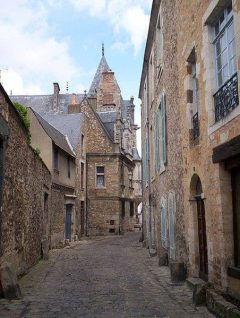 Mye av gamlebyen Viuex Mans er praktisk talt uendret siden middelalderen og la Reine Bérengèrs tid. Foto: Trowa Barton / Wikipedia CC BY SA 3.0 Le Mans, Maine, Vieux Mans, Sarthe, La Cité Plantagenét, romertid, middelalder, Henry den II. La Reine Bérengère, Cathédrale Saint-Julien de Le mans, Unescos liste over Verdensarven, Vest-Frankrike, Frankrike