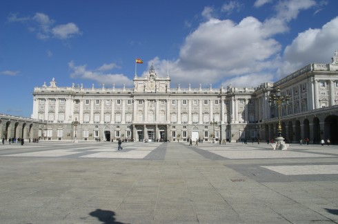 Kongehusets residens Palacio Real ble bygd opp igjen på restene av et gotisk palass, som brant ned i år 1734. Palacio Real, Unescos liste over Verdensarven, historisk bydel, gamleby, Madrid, Madrid og innlandet, Spania