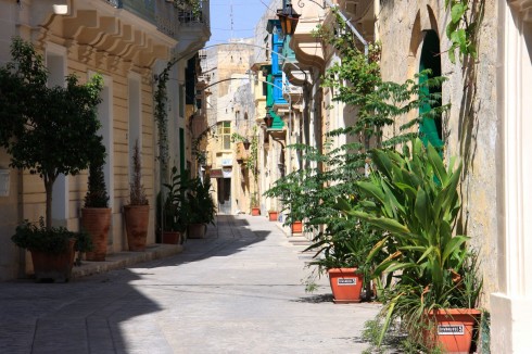 Gateparti fra Rabat, en del av Mdina som havnet utenfor de nye bymurene som normannerne bygde på 1.000-tallet Malta, Gozo, Valletta, Fort St. Elmo, Mdina, Johanitter-ordenen, Jean de vallette, korsfarere, Unescos liste over Verdensarven, Normannere, St Johns Co-Cathedral, St Paul, Paulus