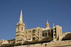 Johanitterne bygde mange kirker - i gamlebyen i Valletta kan du bruke en hel dag på å besøke dem Malta, Gozo, Valletta, Fort St. Elmo, Mdina, Johanitter-ordenen, Jean de vallette, korsfarere, Unescos liste over Verdensarven, Normannere, St Johns Co-Cathedral, St Paul, Paulus