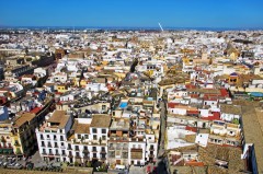 panorama nordover fra katedralens tårn - de gamle bydelene El Arenal til venstre og Santa Cruz til høyre Sevilla, Catedral de Santa María de la Sede, Guadalquivir, Unescos liste over Verdensarven, historisk bydel, gamleby, Andalucia, Spania
