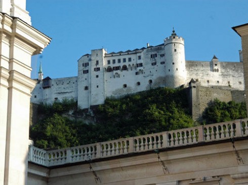Hohensalzburg ble bygd i år 1070 og deretter påbygd i de følgende århundrene. Foto: Tourismus Salzburg GmbH Hohensalzburg, Salzburg, Altstadt, Mozart, Unescos liste over Verdensarven, Tyrol og Salzburg, Østerrike