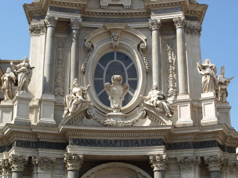Fasaden på kirken Santa Cristina er et praktstykke barokk arkitektur, som du finner på plassen Piazza San Carlo, også kalt Torinos penstue. Piazza San Carlo, Santa Cristina, Filippo Juvarra, Torino, Valle d'Aosta og Piemonte, Unescos liste over Verdensarven, barokk-arkitektur, Nord-Italia, Italia