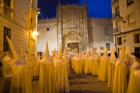 En religiøs prosesjon ved det tidligere klosteret Colegio San Gregorio, som i dag huser Museo Nacional de Escultura Colegio San Gregorio, Museo Nacional de Escultura, Valladolid, historisk bydel, gamleby, Castilla y Leon, Madrid og innlandet, Spania
