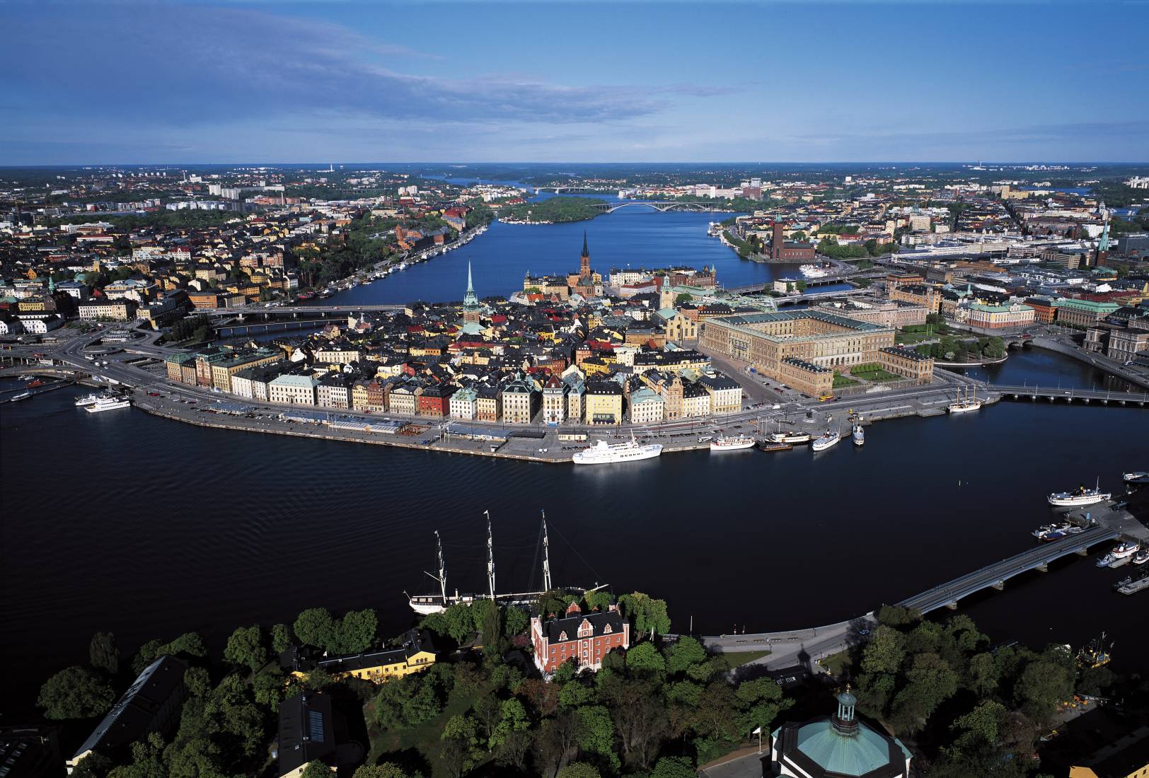 Швеция столица какой страны. Швеция столица Стокгольм. Стольгом столица Швеции. Стокгольм озеро Меларен. Швеция Стокгольм сверху.