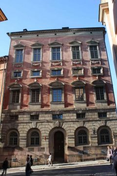 Oxenstiernska Palatset fra år 1653 er et eksempel på manieristisk senrenessansestil og ligger vis-à-vis Storkyrkan. Foto: Gealach / Wikipedia Oxenstiernska_palatset, Stockholm, Gamla Stan, gamlebyen, Unesco Verdensarv, Sverige