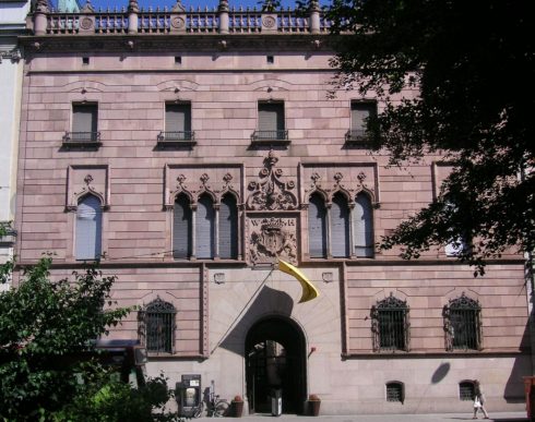 Den elegante fasaden til Hallwylska Palatset skjuler mange kunstskatter - palasset er et museum åpent for publikum. Foto: Holger.Ellgaard / Wikipedia Hallwylska Palatset, City, Stockholm, Sverige