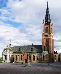 Riddarholmskyrkan er Stockholms eldste og har i århundrer vært gravkirke for kongehuset. Foto: User:Nordelch / Wikipedia Riddarholmskyrkan, Stockholm, Gamla Stan, gamlebyen, Unesco Verdensarv, Sverige