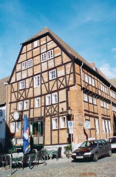 Brauhaus holder til i et provianthus fra 1300-tallet, og feiret nylig 560-års jubileum. Foto: © TZW / Hansestadt Wismar Brauhaus am Lohberg, Wismar, Østersjøen, middelalder, Backsteinsgotik, Ostsee, Unesco Verdensarv, Gamlebyen, Altstadt, Hansestadt Wismar, Mecklenburg Vorpommern, Nord-Tyskland