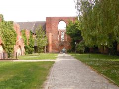 St Johannisklosters klosterkirke ble ødelagt av brann i år 1624, og ytterligere ramponert under allierte bombetokt under den andre verdenskrigen. Foto: © reisdit.no St Johanniskloster, Stralsund, Unescos Verdensarvliste, Wismar, Lübeck, Hansaen, Hanseatforbundet, Mecklenburg Vorpommern, Nord-Tyskland