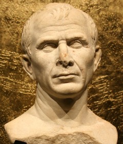 Julius Cæsar oppholdt seg i Amiens vinteren år 54 til 53 før Kristus under felttoget mot gallerne. Bysten ble funnet i elven Rhône i år 2007. Foto: Mcleclat / Wikipedia Amiens, romertid, Cæsar, middelalder, katedralby, Unescos liste over Verdensarven, Nord-Frankrike